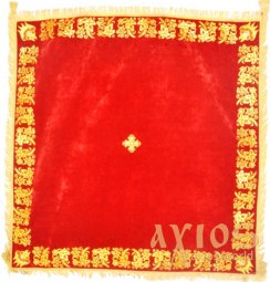 Красная накидка на престол, с золотой вышивкой - фото